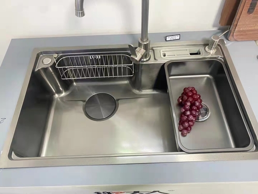 Paslanmaz Çelik Sanat Ürünleri Sanat Ürünleri Mücevher / Mobilya için PVD Vakum Metallizing Kaplama Makinesi