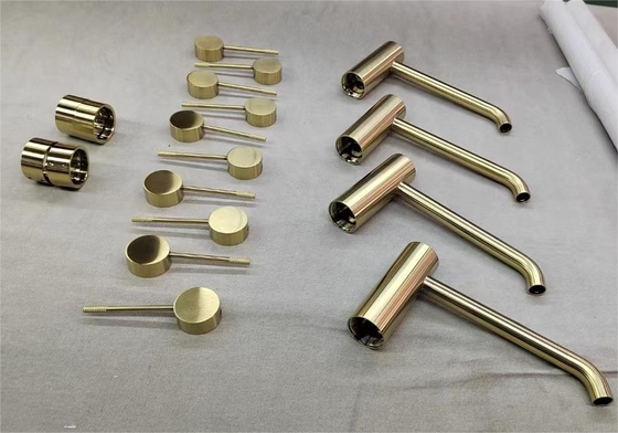 Büyük Kapasite Plastik Kozmetik Kapak Vakum Metalleme Ekipmanı