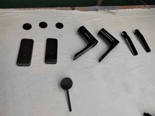 Özelleştirilmiş Pvd Vakum Kaplama Boya Makinesi Metal Endüstriyel Otomasyon Boyama Hattı Kaplama Makinesi