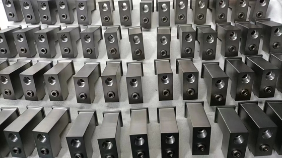 Büyük Kapasite Paslanmaz Çelik Fittings Gold / Rose Gold Multi Arc Plasma Vakum PVD Kaplama Makinesi