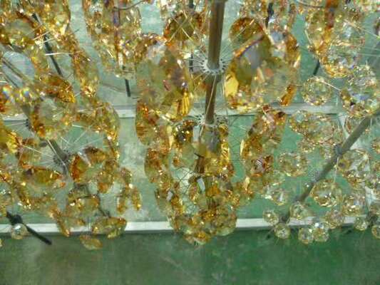Yüksek Şeffaflık ve Lüks Aydınlatma için Parlak Kırılma Özellikli PVD Kaplamalı Kristal Cam Avize Uçları
