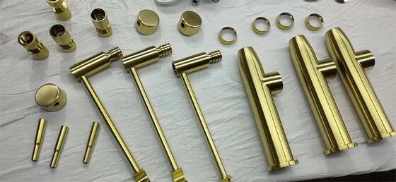 Parmak İzi Tutmayan Kolay Temizlenebilir ve Tam Otomatik Kontrollü Sanitasyon Ağır Donanım PVD Vakum Kaplama Makinesi